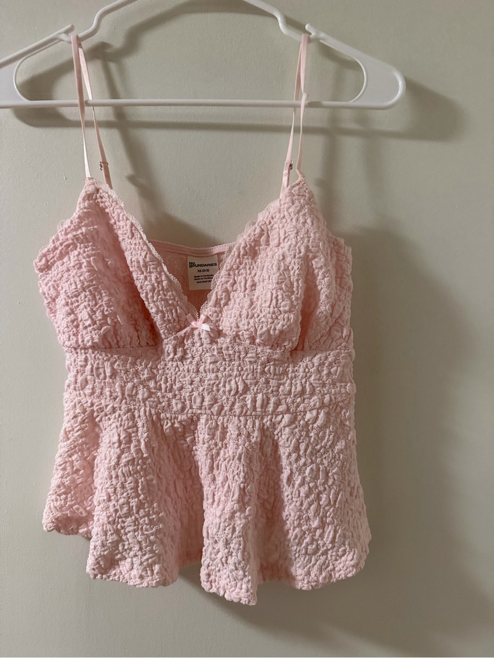 No Boundaries Smocked Cami Top Women XS Pink Like New Peplum Crinkle V-Neck